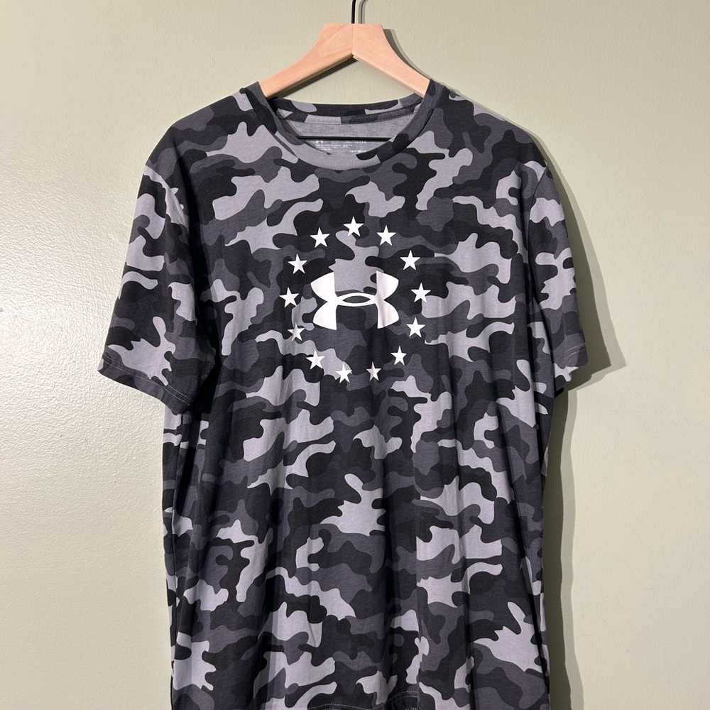 Under Armour Men's Short Sleeve Camo Tee - Black and Gray
